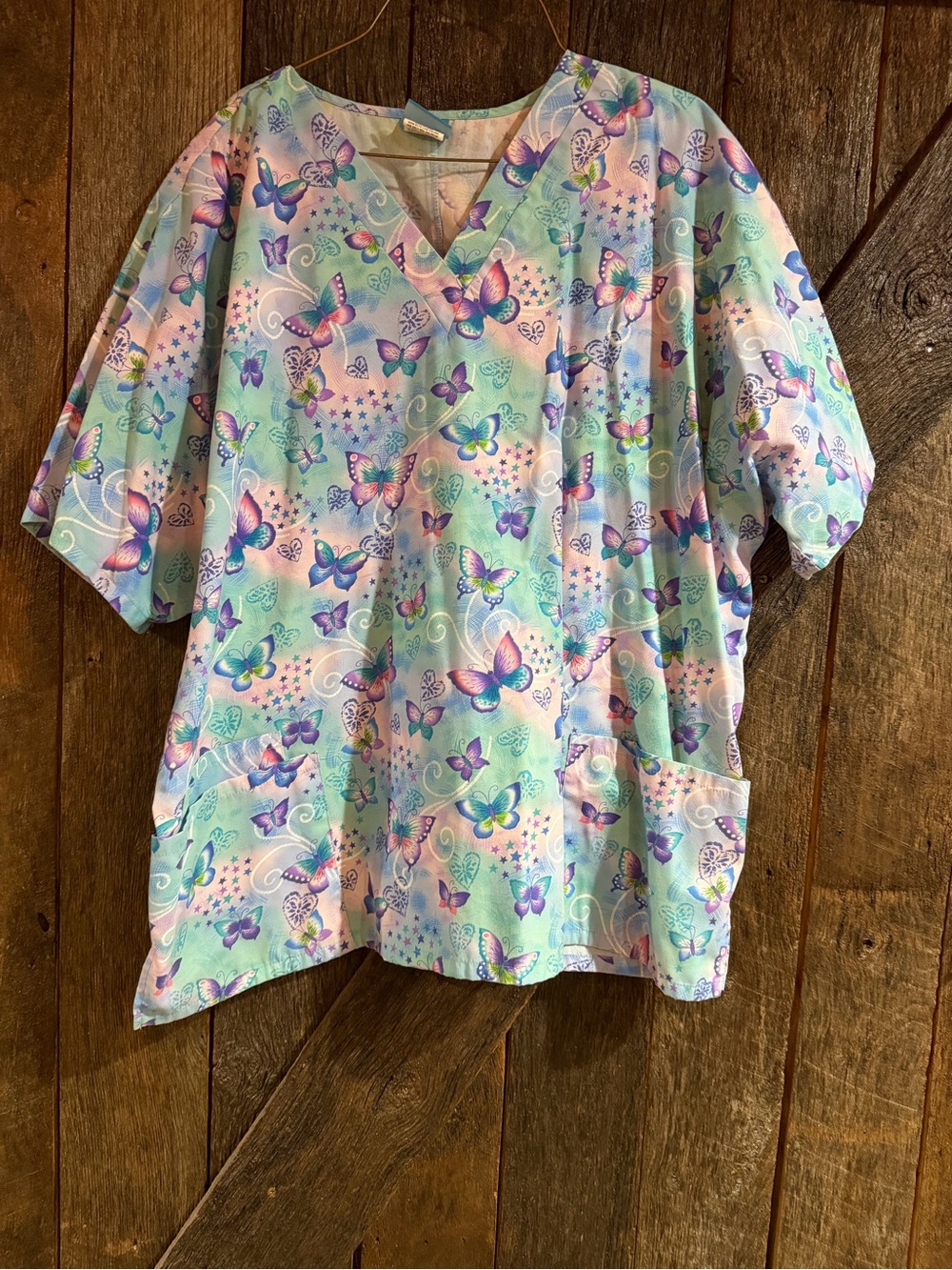 Butterfly Print V-Neck Scrub Top in Mint & Lavender